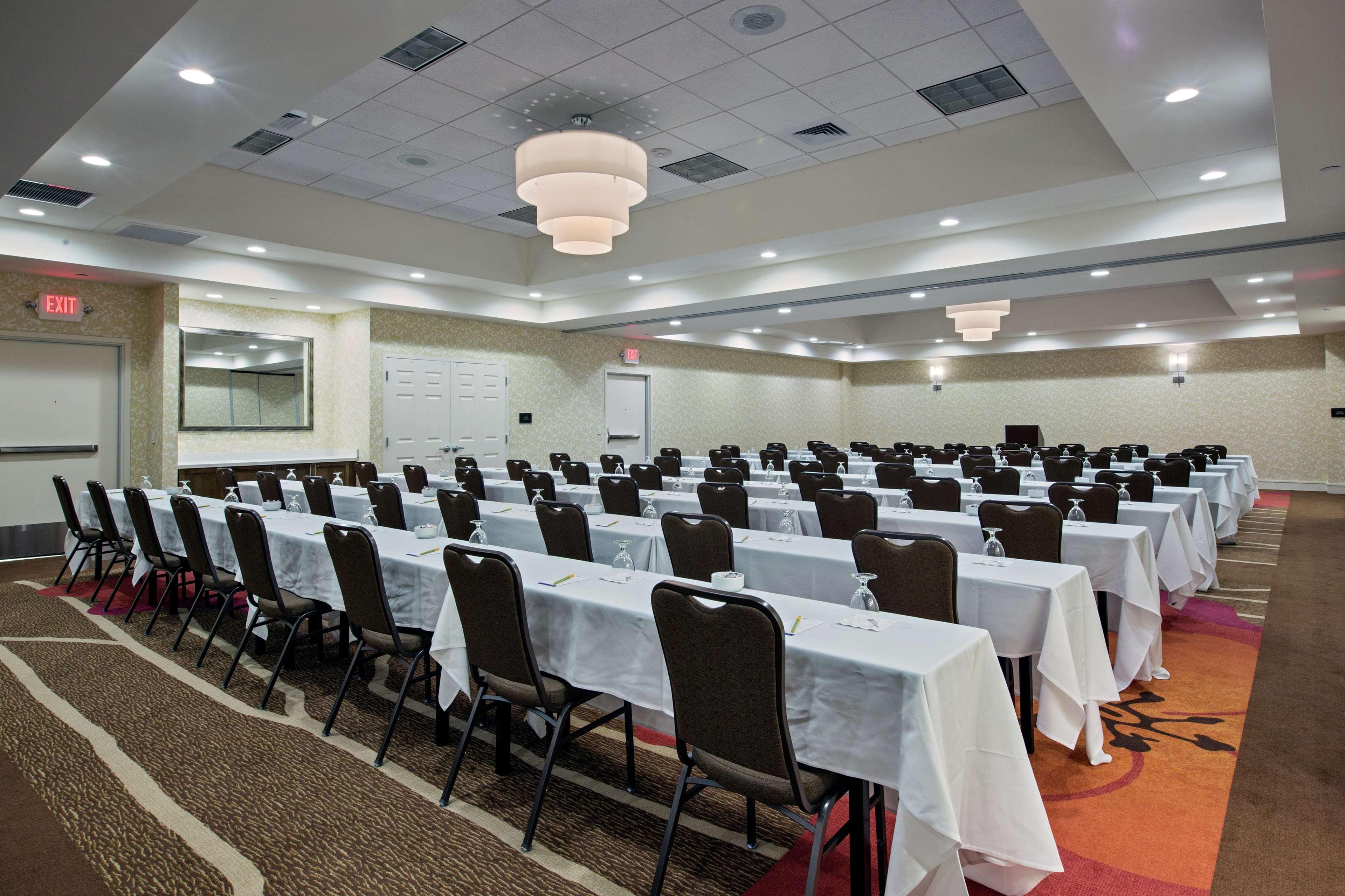 Hilton Garden Inn Lincoln Downtown/Haymarket Bagian luar foto