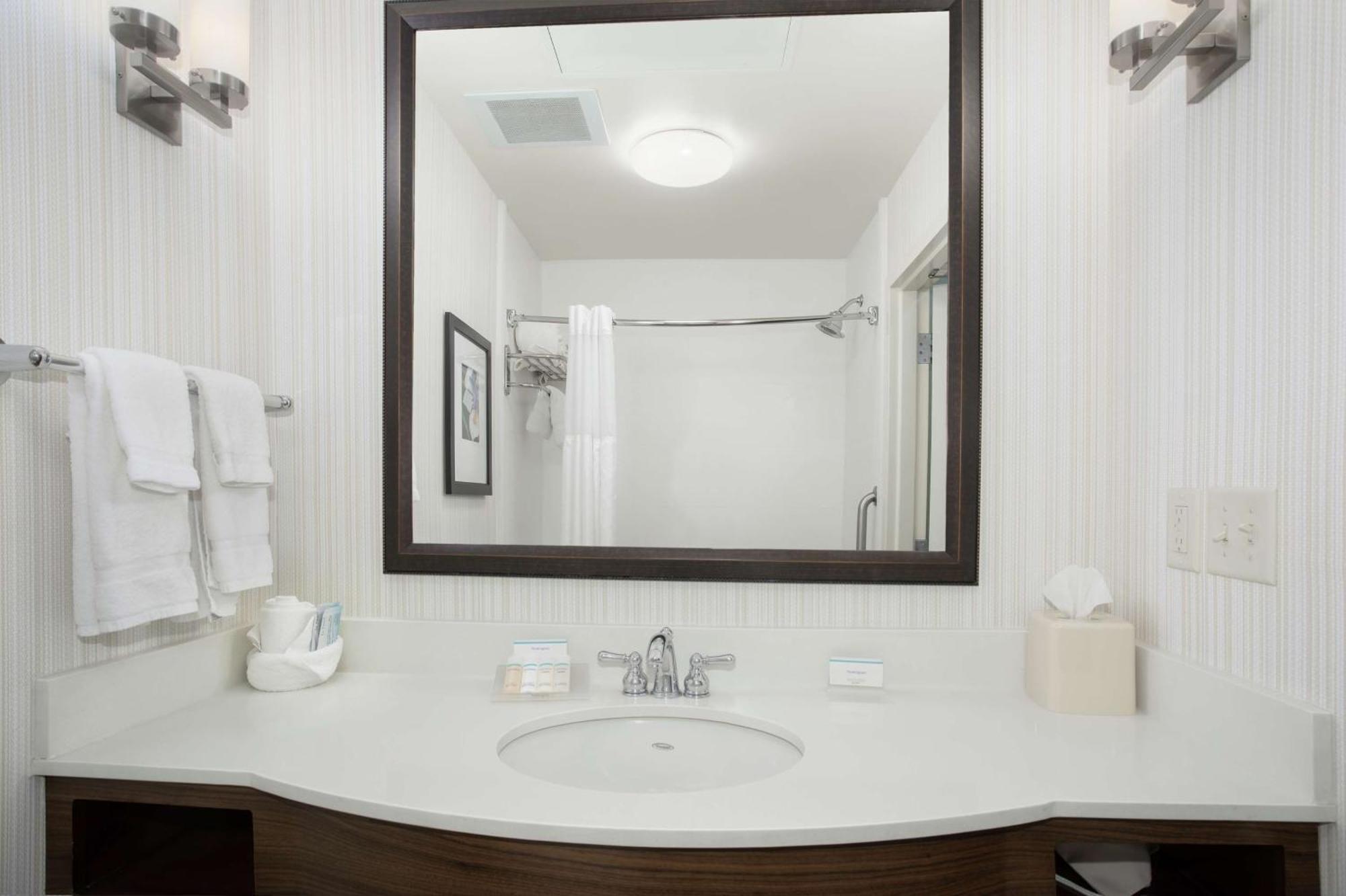 Hilton Garden Inn Lincoln Downtown/Haymarket Bagian luar foto