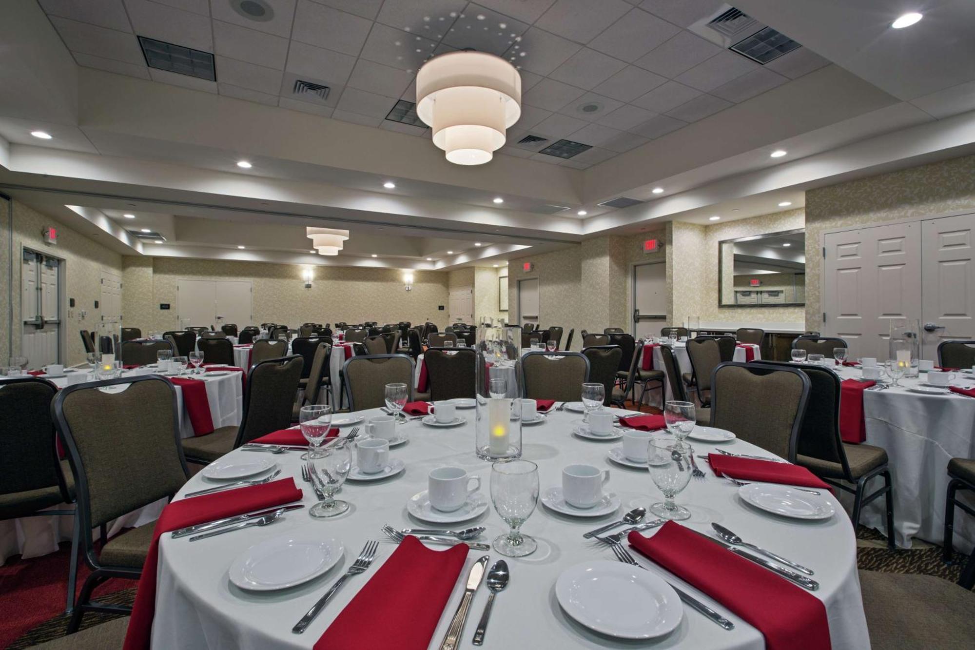 Hilton Garden Inn Lincoln Downtown/Haymarket Bagian luar foto
