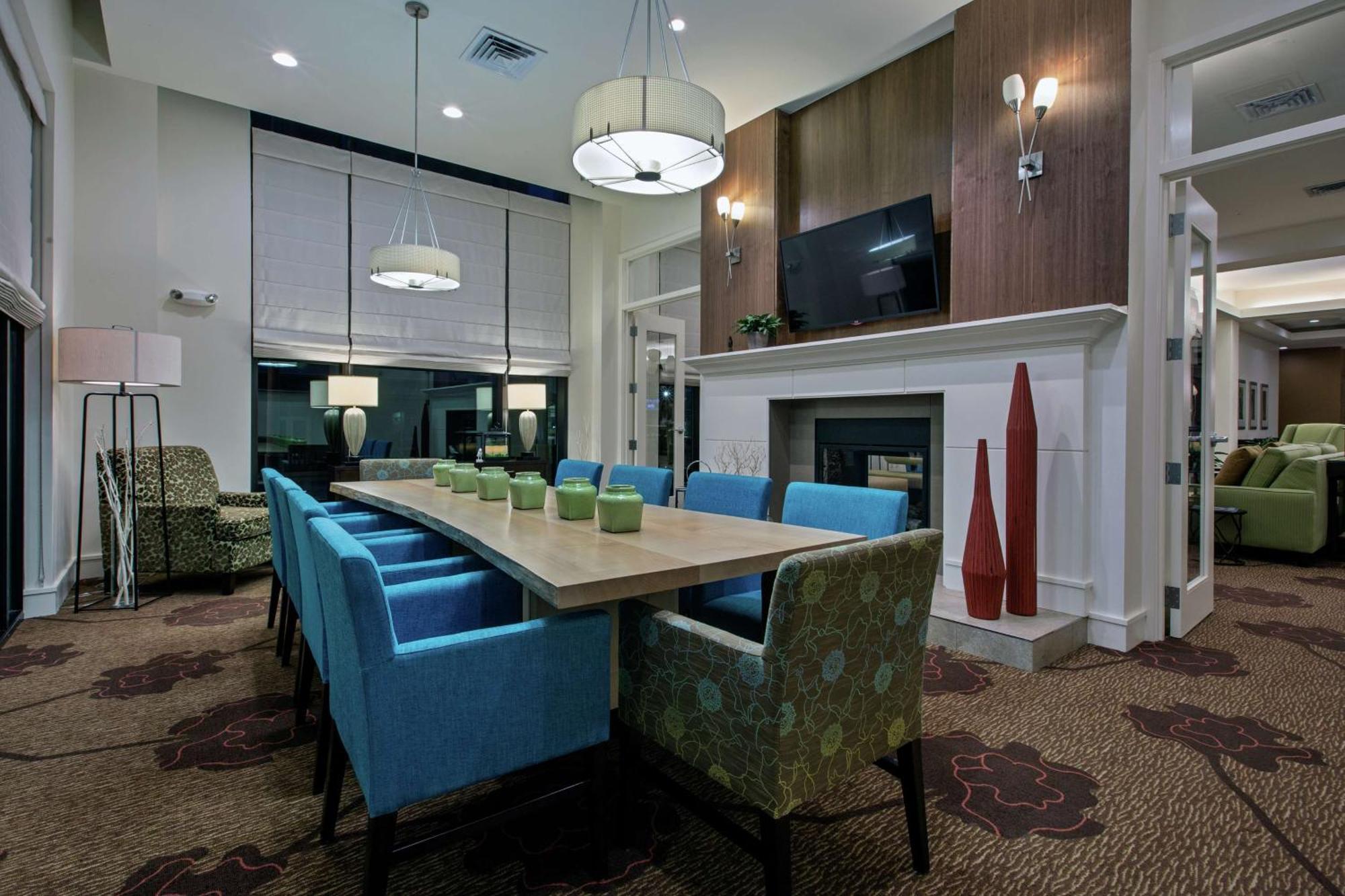 Hilton Garden Inn Lincoln Downtown/Haymarket Bagian luar foto
