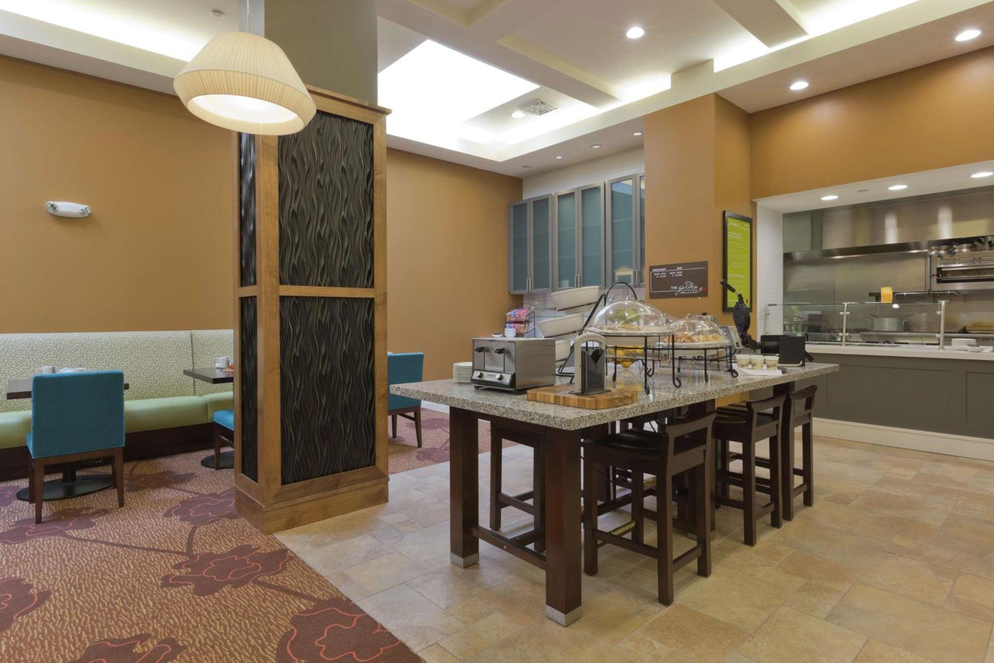 Hilton Garden Inn Lincoln Downtown/Haymarket Bagian luar foto